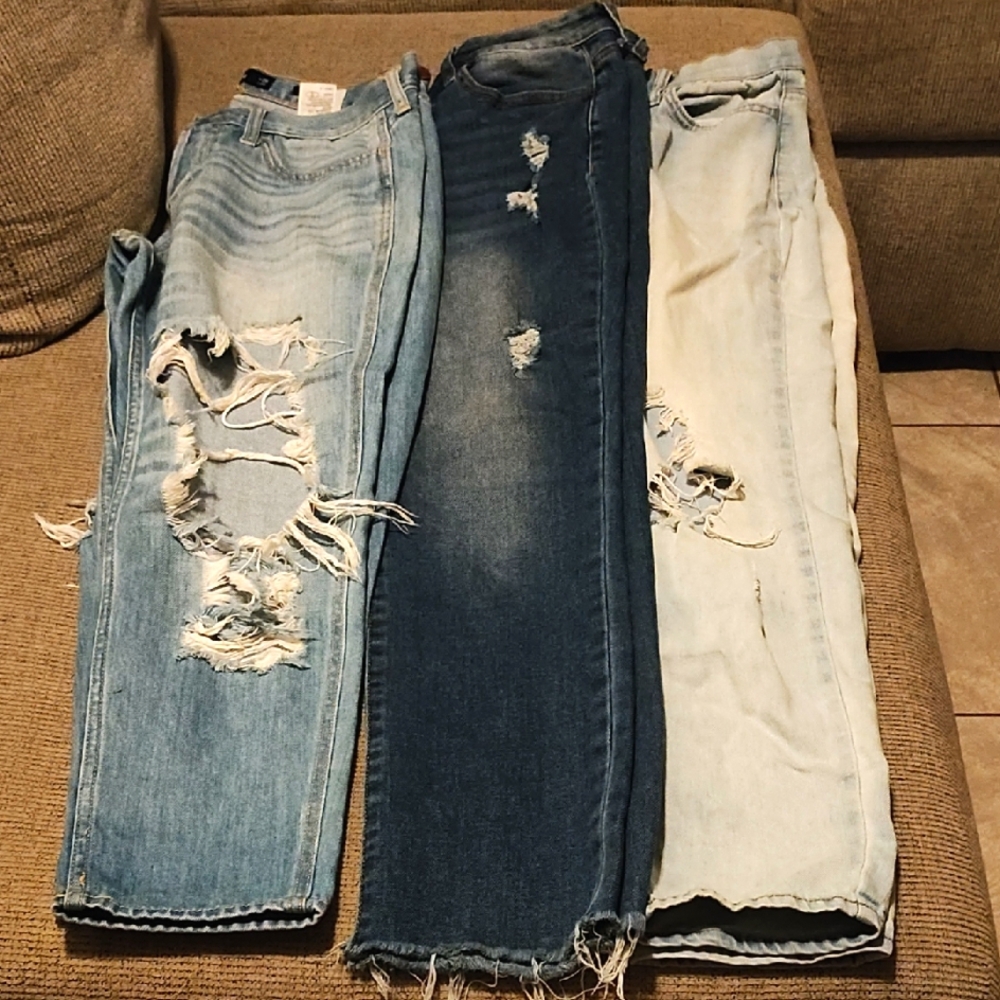 3 Pairs Relaxed Distressed Boyfriend  Jeans  Size 7/8